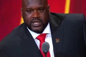 名場(chǎng)面！奧尼爾名人堂調(diào)侃姚明！大鯊魚：姚明竟然會(huì)說(shuō)英文？