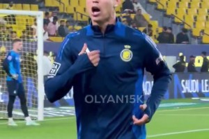 場邊球迷模仿C羅！C羅看到后調(diào)侃：你不像我，你太丑了??