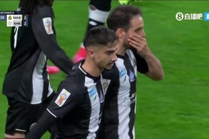 勝利遭扳平！施維赫禁區(qū)內(nèi)高高躍起頭球破門！