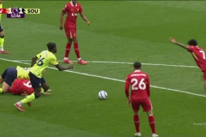 ??利物浦2-1迅速反超圣徒！努涅斯造點(diǎn)薩拉赫主罰命中！