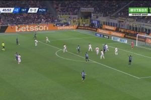 國米扳回一球！鄧弗里斯頭球擺渡，阿瑙搶點(diǎn)頭球破門