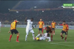 運氣差了點！希門尼斯起身推射擊中立柱！