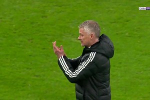 認真專注的內(nèi)馬爾！桑托斯隊長內(nèi)馬爾訓話了！