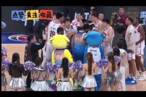 這一刻，仿佛夢回當(dāng)年...????