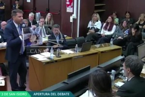 慎入！法庭照片上顯示馬拉多納肚子嚴重腫脹