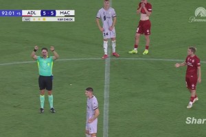 9個(gè)進(jìn)球8個(gè)假？比分0-2到3-2到3-4到4-4到4-5！澳超比賽太神奇了