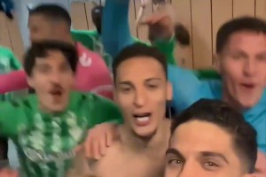 圓神啟動！賽后更衣室安東尼和隊友們高歌慶祝