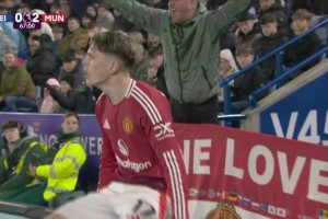 曼聯(lián)再下一城！B費再送助攻，加納喬禁區(qū)內抽射近角破門！