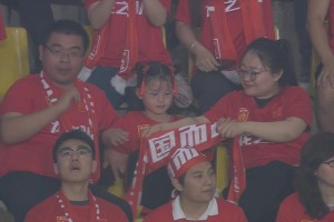 全球票房152億！國足現(xiàn)場小球迷COS哪吒，太可愛了！??