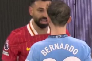 罕見(jiàn)！B席這一腳讓薩拉赫直接暴怒 ??