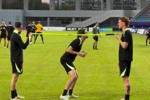 古德溫領(lǐng)銜！澳大利亞隊抵達(dá)杭州首次訓(xùn)練備戰(zhàn)國足！