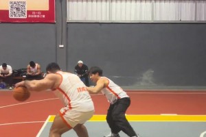 外援：拉拉隊(duì)跳舞要好好看，對得起人家的勞動(dòng)