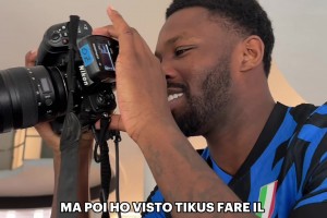 活寶，小圖拉姆化身攝影師為塔雷米拍寫真??