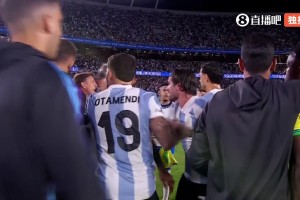 德保羅和拉菲尼亞爭(zhēng)執(zhí)現(xiàn)場(chǎng)，雙方互不相讓！