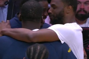 畢竟一起拿過冠軍！??追夢(mèng)和維金斯賽后哥倆好，聊得非常開心！