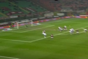 中場大師皮爾洛，簡直就是藝術(shù)大師，腳法世界級??