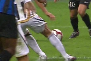 重溫國米vs烏迪內(nèi)斯經(jīng)典進球：斯內(nèi)德精準推桿穩(wěn)穩(wěn)落袋??