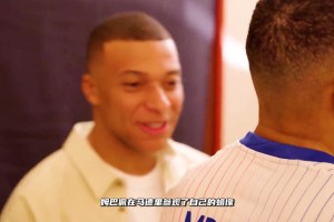 笑不活了！當(dāng)足球球星看到自己的蠟像后有什么反應(yīng)