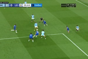 錯失良機(jī)！京多安倒三角傳球！薩維尼奧跟打門遭神撲！