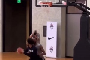 看完只會覺得大頭太厲害了！美國隊(duì)此前的隊(duì)內(nèi)單挑：布倫森vs大橋