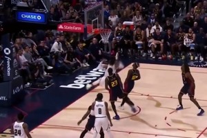 徐靜雨調(diào)侃威少：猛男真是勇士金牌友人，舊金山榮譽(yù)市民??