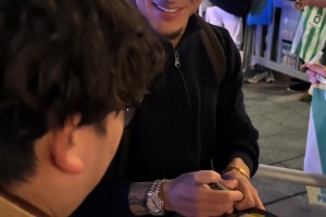 圓神安東尼不給曼聯(lián)球衣簽名？假！