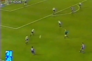 太霸氣了！戰(zhàn)神巴蒂面對尤文的頭球破門+激情慶祝