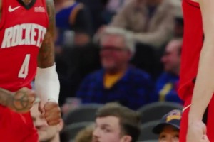 杰倫-格林和申京激情慶祝!火密：第一次見(jiàn)到格林青筋暴起的樣子