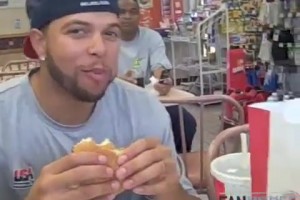 最接地氣的一次，夢8隊(duì)在超市吃快餐，小詹給大家講笑話