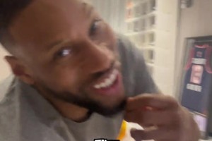 驚出國粹！威姆斯看到哈維逆天絕殺后搖頭感嘆：我C??