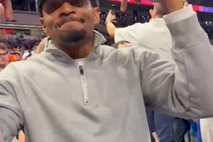 比爾：雖然我無緣季后賽了 但母校奪冠還是要慶祝的??