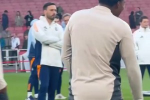 還能逆轉(zhuǎn)嗎？皇馬此前在酋長(zhǎng)球場(chǎng)賽前熱身是快樂(lè)的！