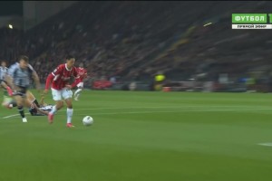 送禮不收！烏迪內(nèi)斯后衛(wèi)停球送大禮！賴因德斯單刀打門太正被撲出