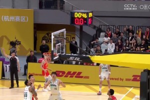 這出手速度也太快了！布朗假投真?zhèn)?助趙巖昊飆中壓哨三分??