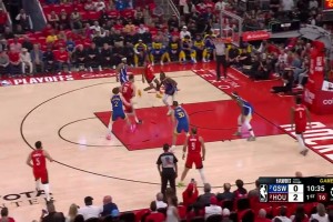 ??炸裂！申京開場一飛沖天單臂殘暴隔扣追夢，點燃全場氣氛！