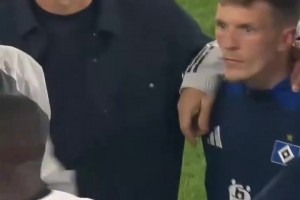 戲劇效果這么強(qiáng)？漢堡全場(chǎng)多打一人遭逼平，賽后前鋒后衛(wèi)激烈內(nèi)訌