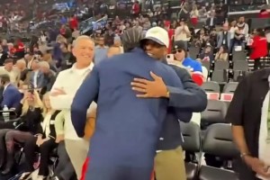 夢回18年的火箭！哈登和保羅今日賽前擁抱！