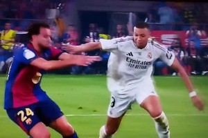 外網(wǎng)球迷：都在關(guān)注呂迪格，大家忘記姆巴佩這次犯規(guī)逃了黃牌！