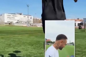 So Easy！內(nèi)馬爾接受安東尼的花式停球挑戰(zhàn)??