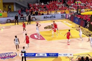 換吧友上都進了！周琦驚艷假投真?zhèn)鳎蹲鱼懟@下上空藍居然離譜地飛了！