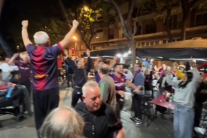 董路社媒：巴薩提前兩輪奪得西甲冠軍?? 巴塞羅那街頭熱鬧非凡