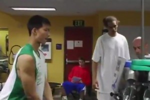 看看07年夏天阿聯(lián)為雄鹿試訓(xùn)的視頻！楊瀚森若有這手投籃就完美了