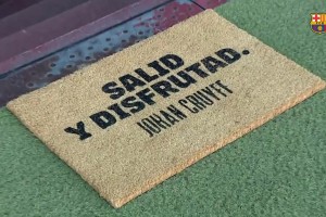 看著技術(shù)還行，應(yīng)該能打上輪換吧？回顧佩德里的諾坎普亮相儀式！