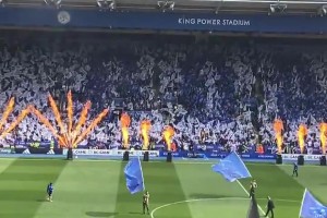 GOAT??！萊斯特城主場(chǎng)球迷巨型Tifo為瓦爾迪告別