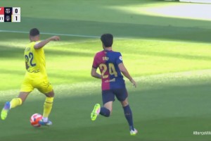 巴薩開場(chǎng)4分鐘造越位失敗丟球！佩佩助攻阿約澤-佩雷斯破門！