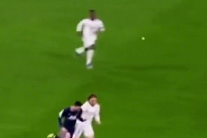 淚目！當(dāng)年36歲魔笛回追梅西，張路實(shí)事求是講：這球鏟得真好