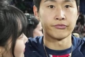 李剛?cè)适状螖y女友亮相，女友是218億刀韓國財閥繼承人??