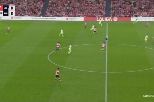 錯(cuò)失帽子戲！拉菲尼亞傳中，萊萬包抄無人盯防竟打飛了！