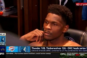 考古類！網(wǎng)友曬詹姆斯進球視頻：這球是漂亮的012還是走步？