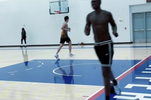 楊瀚森今日訓(xùn)練一覽！連續(xù)跑位&力量訓(xùn)練！訓(xùn)練結(jié)束再逛超市